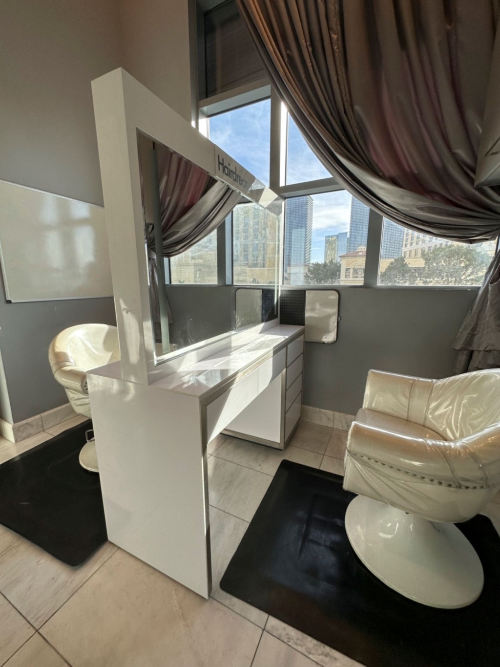 Salon interior in white and silver