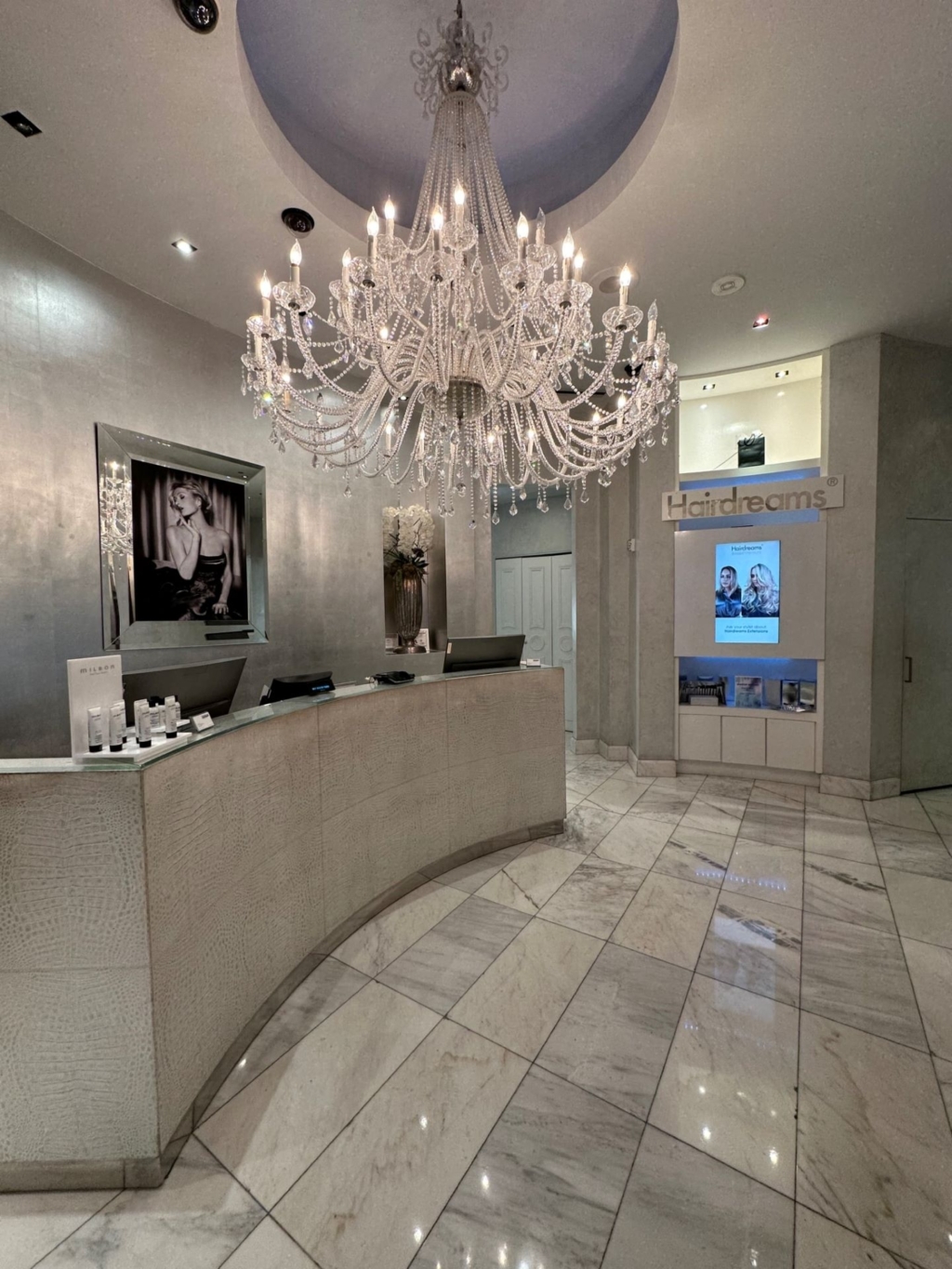 Salon interior in white and silver